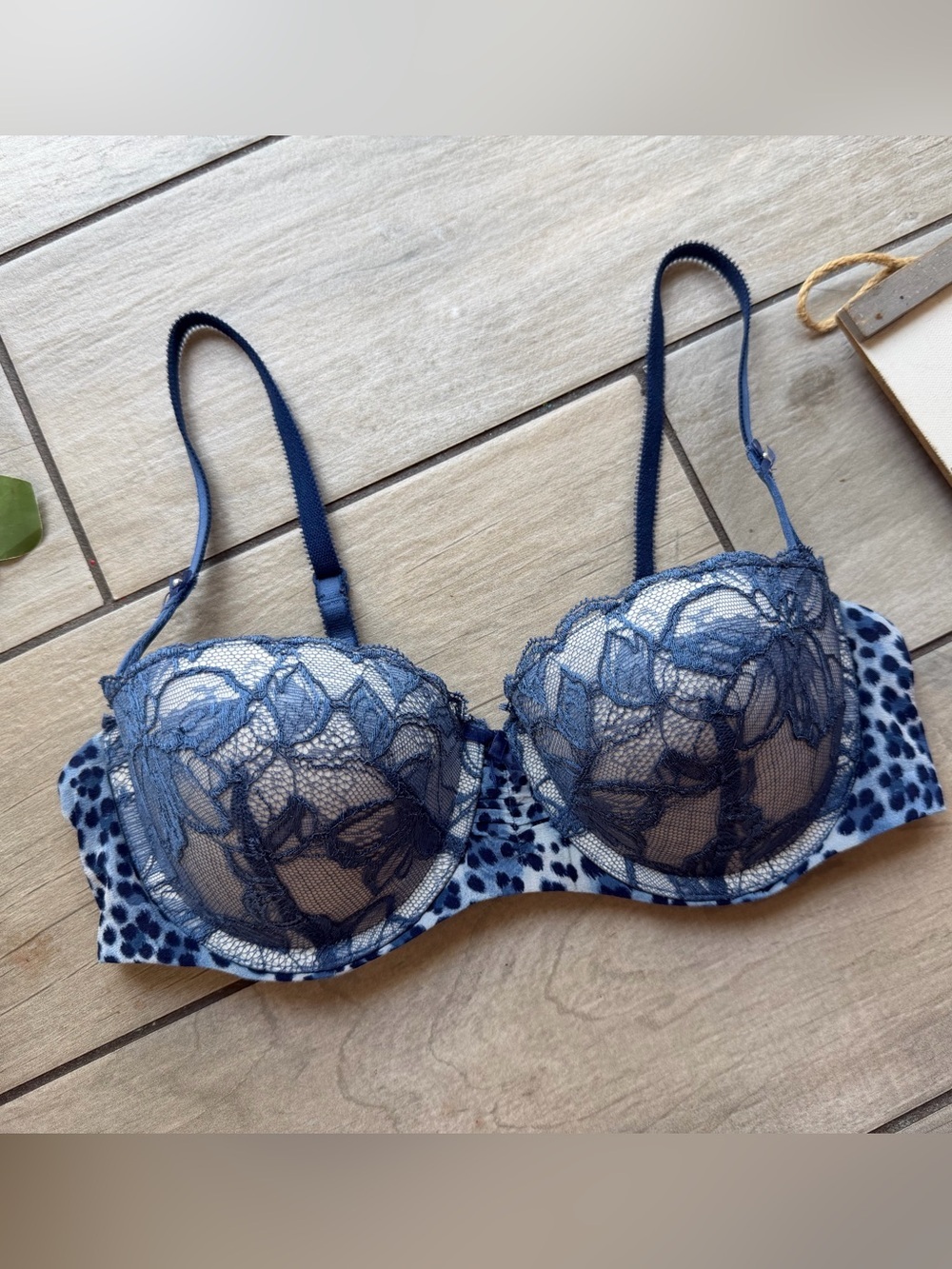 Victoria’s Secret 2011 Navy Floral Lace Leopard Print Balconet Push Up Bra 36B